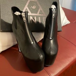 Womens UNIF das boots